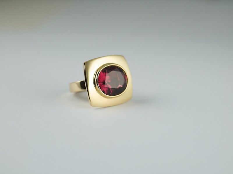 Rubelite Tourmaline 15.76 cts set in 18ct gold