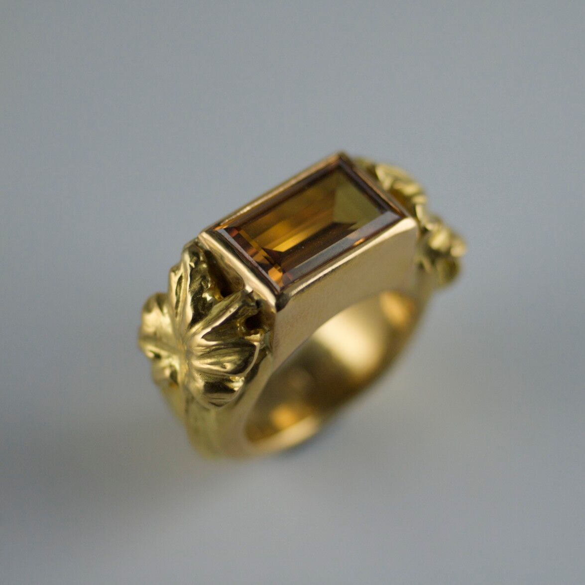 Australian Sapphire 22ct gold Ring