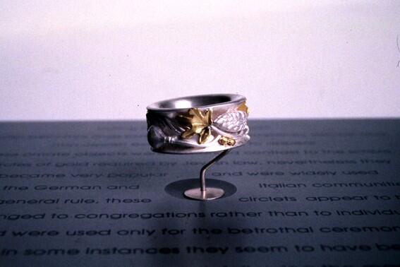 Ring with the 7 fruits of Judaica